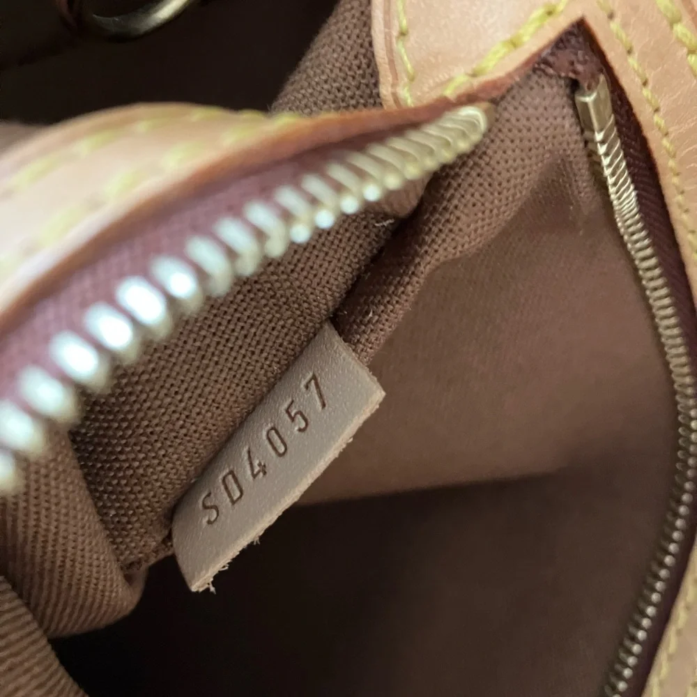 Louis Vuitton Batignolles Horizontal Bag - Picture 14 of 16